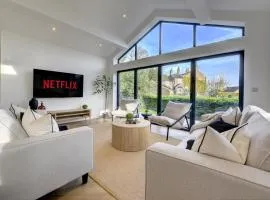 Kist Accommodates presents - Hygge House, Parking, EV Point