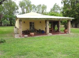 Estancia Los Arboles, cabin in Tunuyán