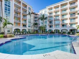 Lantana Condo with Balcony 11 Mi to Palm Beach!