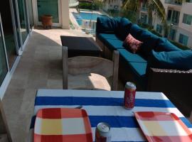 Perfectly located spacious apartment with 2 balconies, hotel a Ixtapa