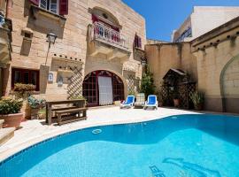 3 Bedroom Farmhouse with Private Pool in Zebbug Gozo, hotel in Żebbuġ