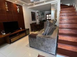 Triplex c/ hidro 15 min do Praia de Belas e Barra Shopping, Cottage in Porto Alegre