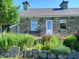 3 Tan Y Coed, cottage in Brynkir