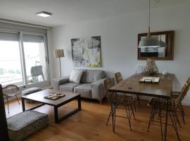 Moderno apartamento con vista, Ferienwohnung in Montevideo