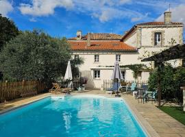 La maison de Léon, hotel with parking in Celles-sur-Belle