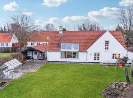 Amazing Home In Kirke Sby With Kitchen, huvila kohteessa Kirke Såby