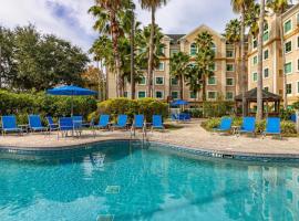 Resort Hotel Condo near Disney parks - Free parks shuttle, hotel en Lago Buena Vista, Orlando