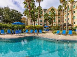 Resort Hotel family Condo near Disney parks - Lake Buena Vista, hotel in: Lake Buena Vista, Orlando