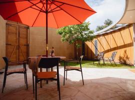 Teulu House - Luxury Retreat in Nungurner, hotel com acessibilidade em Nungurner