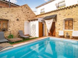 Cozy Home In El Colmenar With Outdoor Swimming Pool, hotel en El Colmenar