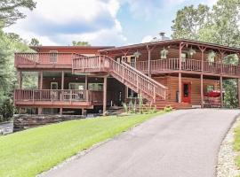 Cabin Retreat on 5 Acres, vila di Wetumpka