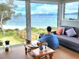 Beach Getaway - Blessington Villa, hotel with parking in South Arm