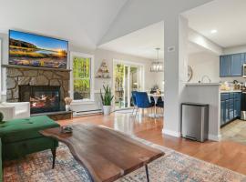 The Outpost Camelback Walk to Ski, Swim, and Fun!, resort de esqui em Tannersville