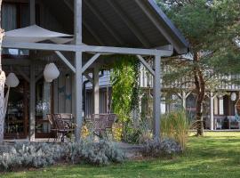 Sirvis Apartamenty, vacation rental in Płaska