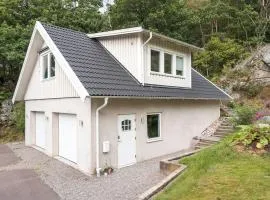 A lovely bright apartment with it's own entrance