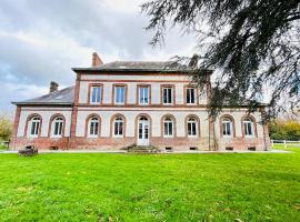 Gîte de groupe à la Ferme de Verdun, 1H30 de Paris, hotel in Le Héron