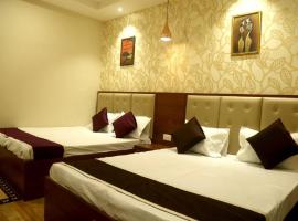 Pyrenees Homestay, hotel ad Agra