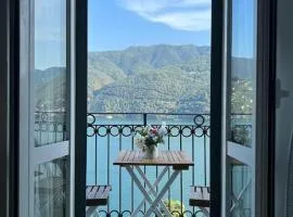Emy House Charming Apt Stunning Views /Balcony