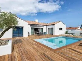 Beautiful Home In Barbtre With Private Swimming Pool, Can Be Inside Or Outside