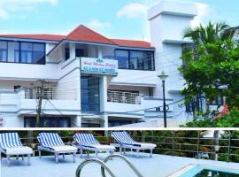 Marine Palace Beach Hotel, hotel em Kovalam