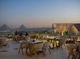 Royal Great Pyramid INN, hotel in Caïro