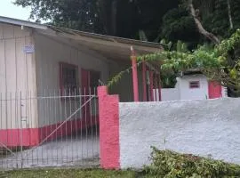 Casa aconchegante simples em Matinhos Caiobá Pr