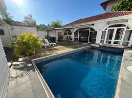 Natural Pool Villa Pattaya 4 BEDROOM