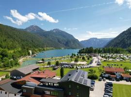 Ferienwohnungen Karlingerhof am See, smeštaj na plaži u gradu Ahenkirh