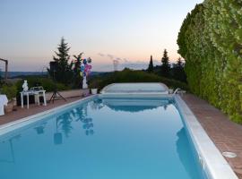 Appartamento con piscina e tennis, alquiler vacacional en Montespertoli