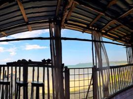 Bluewave Sea Out Seaview Homestay, villa i Kuah