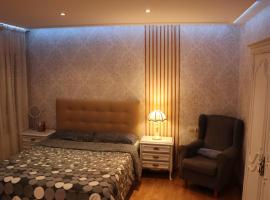 Habitación matrimonial cómoda Av Santa Ana 25 3d，圖德拉的民宿