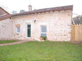 La p'tite maison, cottage in Lussas-et-Nontronneau