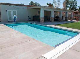 Relaxing 4 Bedroom with Pool and Hot Tub, vila di Albuquerque