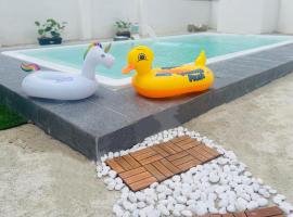 Ipoh Victorian Private Pool Villa 15Adult 7child with Baby Playland and BBQ by IWH, hotel na may parking sa Ipoh