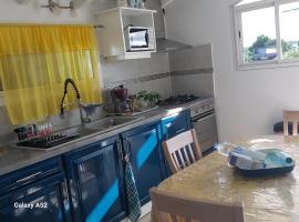 Haut de villa agréable et paisible climatise, wifi, hotel v destinaci Anse-Bertrand