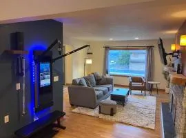 East Wenatchee Oasis 4BR, Pool, Hot Tub, Loop Trail