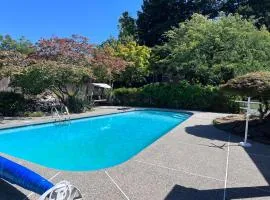 East Wenatchee Oasis 4BR, Pool, Hot Tub, Loop Trail