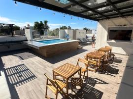 Las Frayadas, Departamento con Rooftop y Piscina, a 7 min de la playa de Nuevo Vallarta, hótel í Mezcales