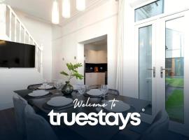 NEW Lily House by Truestays - 3 Bedroom House in Stoke-on-Trent, hotel in Newcastle under Lyme