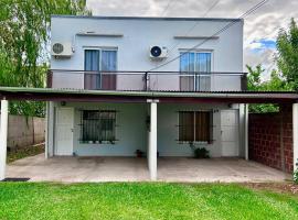 ALOJAMIENTO MONI, Hotel in Villa Elisa