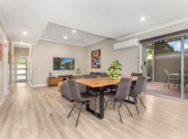 Modern home central to everything, hotel en Bendigo