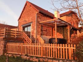 Gîte Le four à pain avec SPA, casa vacanze a Montmelard