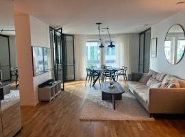 Newly produced and bright apartment close to metro, huoneisto Solnassa