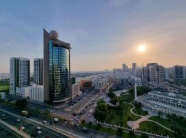 Heart of Abu Dhabi - Wonder Balcony Room, hotel i Abu Dhabi