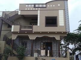 Sahana Villa, αγροικία σε New Hampi