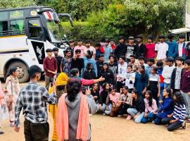 ์ฐํฐ์ ์์นํ ํธํ
Hidden doors