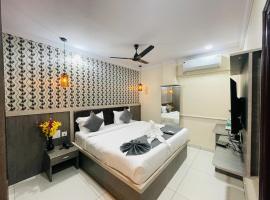 Hotel Blue Petals, hotel dicht bij: Internationale luchthaven Rajiv Gandhi - HYD, Shamshabad