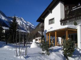 Apartments Hohenberger Mallnitz - Tauernbad und Sauna im Winter inklusive!, hôtel à Mallnitz