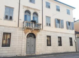 Palazzetto Scodellari - Roof House, hotel with parking in San Vito al Tagliamento