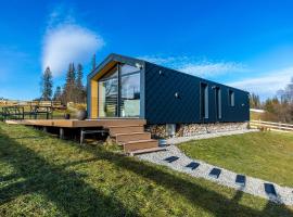 Ino Groń - domek przy górnej stacji Kotelnicy Białczańskiej z widokiem na Tatry, cottage in Białka Tatrzanska